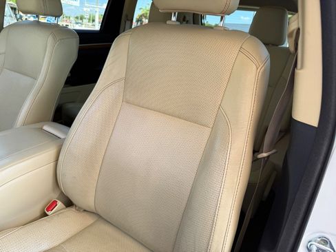 Used 2017 Toyota Highlander Limited FWD image 23