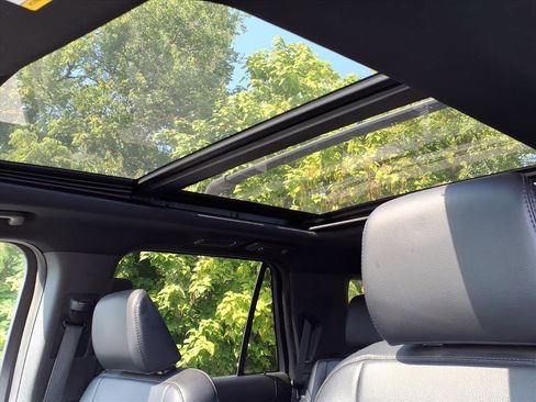 Used 2021 Ford Expedition XLT image 7