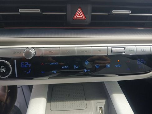 Used 2025 Hyundai Ioniq 6 SEL RWD image 19