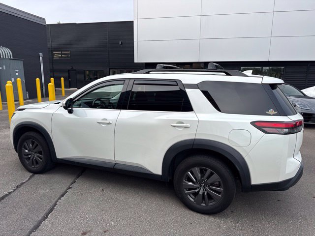 Used 2022 Nissan Pathfinder SV AWD/4WD image 4