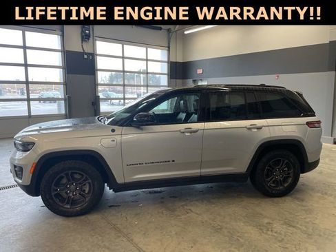 Used 2024 Jeep Grand Cherokee Trailhawk image 5