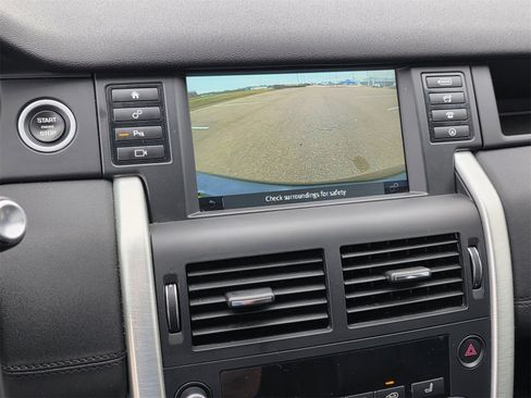 Used 2019 Land Rover Discovery Sport HSE image 14