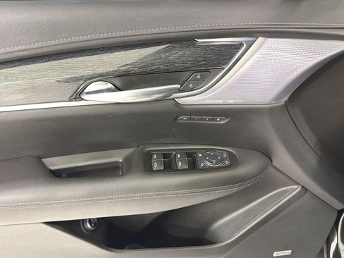 Used 2022 Cadillac XT5 Premium Luxury w/ Technology Package FWD image 11