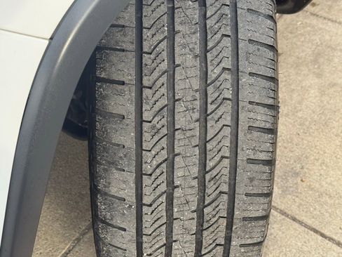 Used 2019 Jeep Grand Cherokee Limited image 11