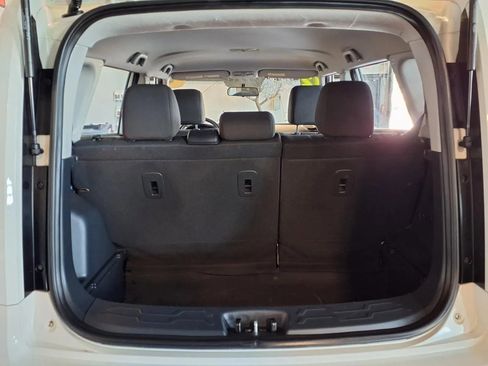 Used 2012 Kia Soul FWD image 6