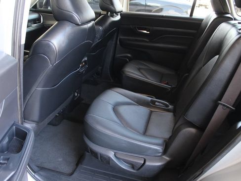 Used 2024 Toyota Grand Highlander FWD image 31