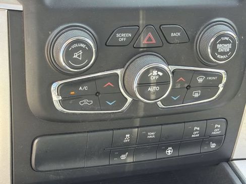 Used 2019 RAM 1500 Big Horn AWD/4WD image 14