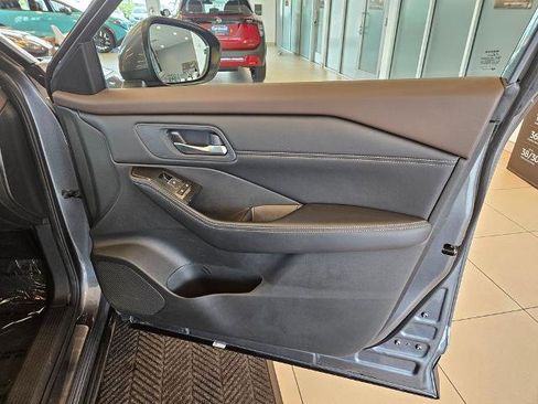 Certified 2023 Nissan Rogue SL w/ SL Premium Package AWD/4WD image 24