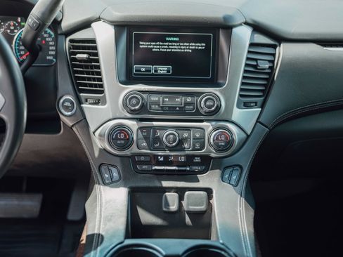 Used 2017 Chevrolet Tahoe LT w/ Luxury Package RWD image 7