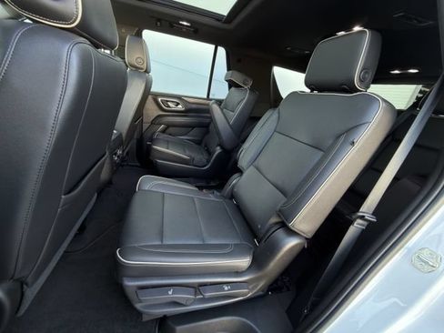 Used 2021 Chevrolet Tahoe Premier w/ Premium Package RWD image 31