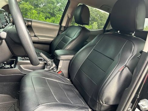 Used 2021 Toyota Tacoma SR AWD/4WD image 14