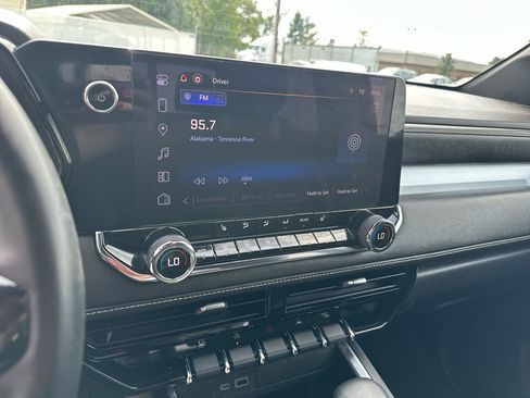 Used 2023 Chevrolet Colorado LT w/ LT Convenience Package II image 18