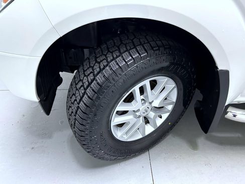 Used 2018 Nissan Frontier SV w/ Value Truck Package AWD/4WD image 23