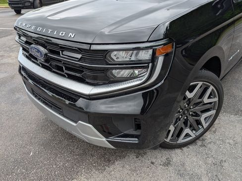 Used 2025 Ford Expedition Platinum w/ Platinum Ultimate Package AWD/4WD image 13