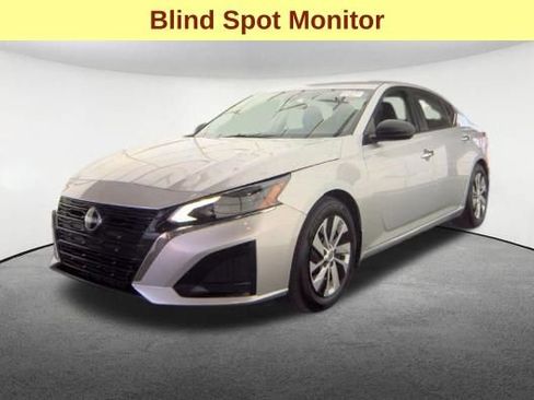 Used 2024 Nissan Altima 2.5 S FWD image 4