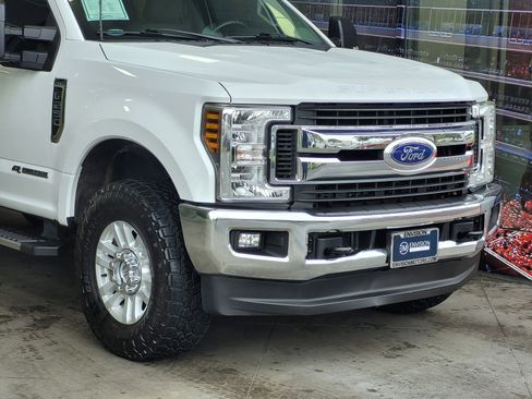 Used 2019 Ford F250 XLT w/ XLT Value Package image 2