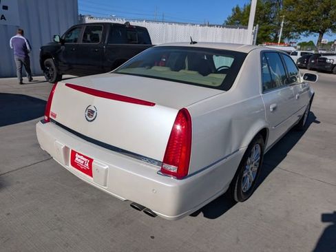 Used 2008 Cadillac DTS w/ Sun And Sound Package FWD image 24