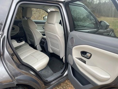 Used 2019 Land Rover Range Rover Evoque image 10