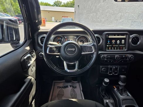 Used 2021 Jeep Gladiator Overland AWD/4WD image 37