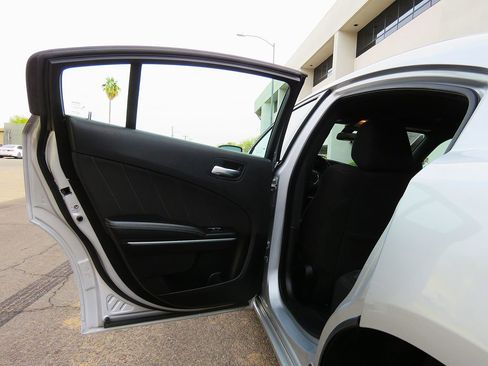 Used 2022 Dodge Charger SXT image 18