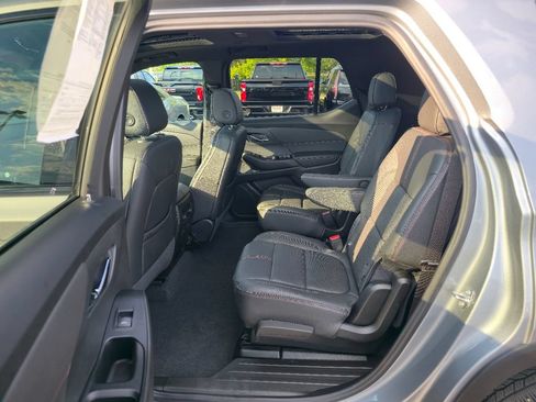 Certified 2023 Chevrolet Traverse RS w/ LPO, Floor Liner Package AWD/4WD image 27