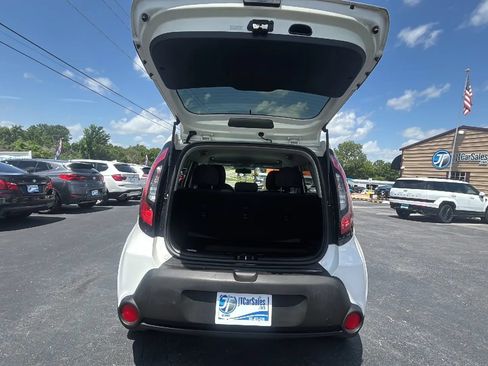 Used 2016 Kia Soul FWD image 26