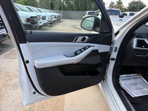 Used 2024 BMW X7 xDrive40i AWD/4WD image 8