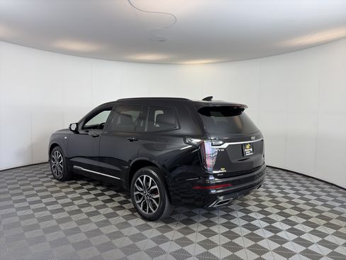 Used 2023 Cadillac XT6 Sport w/ Technology Package AWD/4WD image 9