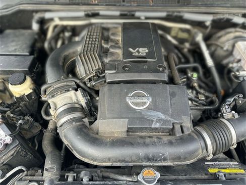 Used 2012 Nissan Frontier SL image 26