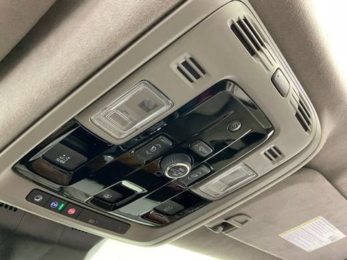 Used 2025 Cadillac Escalade ESV Sport Platinum image 21