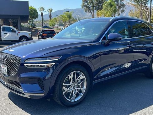 Used 2025 Genesis GV70 2.5T w/ Select Package image 13