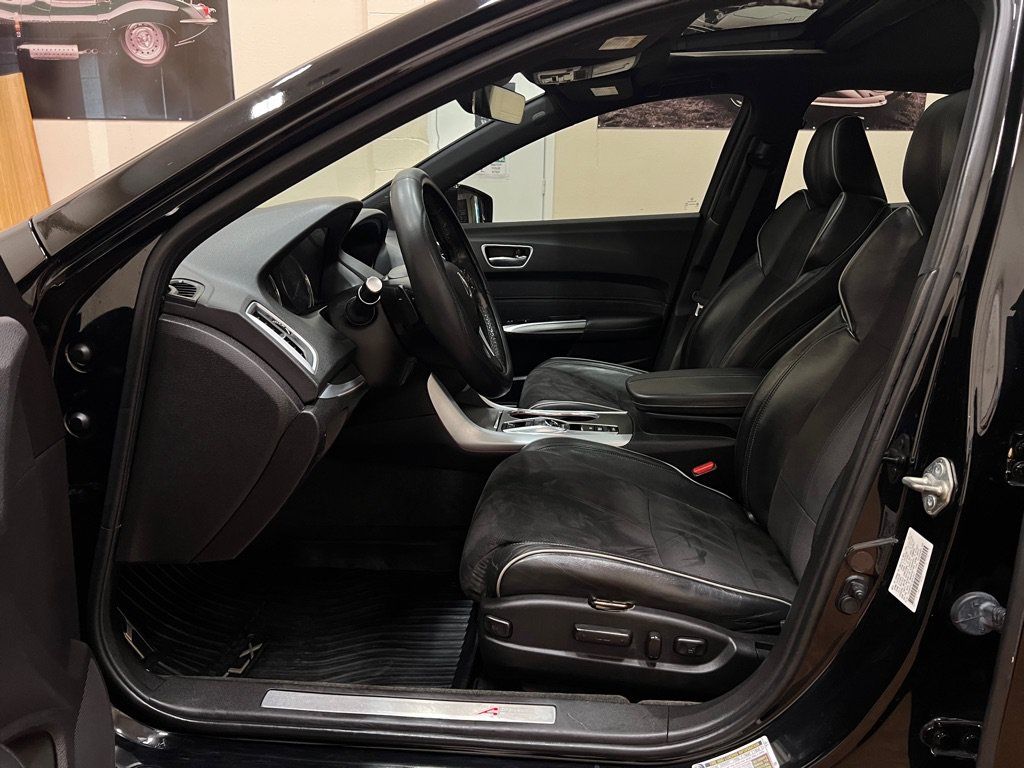 Used 2018 Acura TLX w/ Technology & A-SPEC Package AWD/4WD image 16