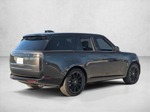 New 2025 Land Rover Range Rover SE image 2