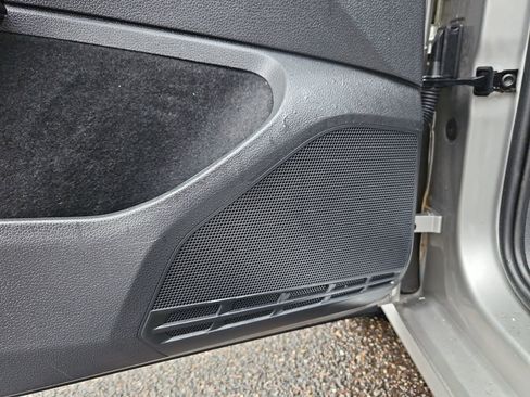 Used 2015 Volkswagen Golf TDI S image 11