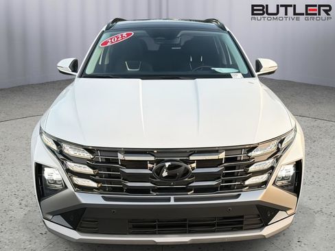 Used 2025 Hyundai Tucson Limited FWD image 9