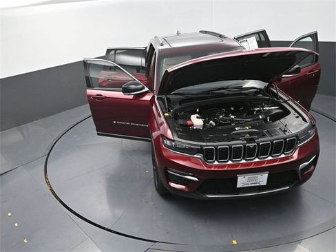 Used 2024 Jeep Grand Cherokee Limited w/ Luxury Tech Group II image 26
