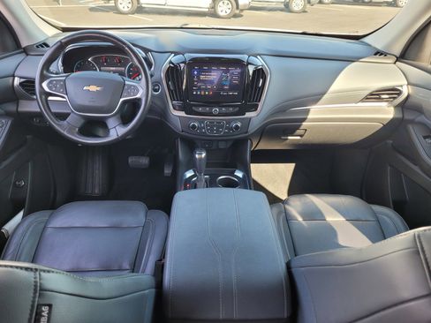 Used 2020 Chevrolet Traverse LT w/ Driver Confidence II Package AWD/4WD image 16