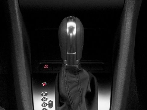 Used 2014 Volkswagen Golf TDI image 10