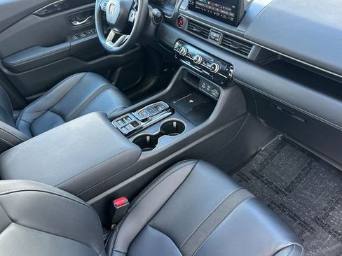 Certified 2024 Honda Pilot Touring image 16