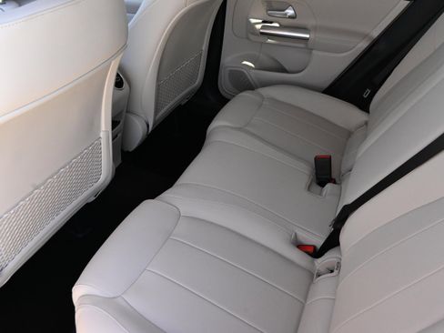 Used 2022 Mercedes-Benz GLA 250 image 10