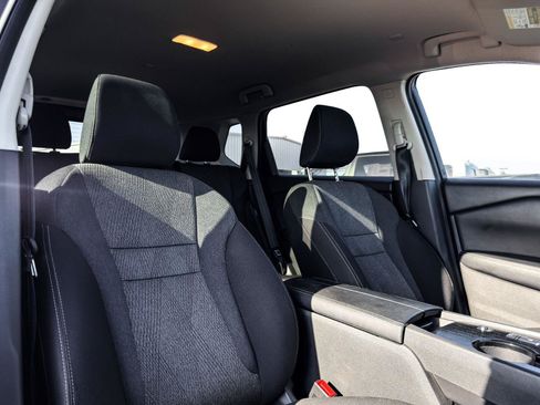 Used 2024 Nissan Rogue SV FWD image 14