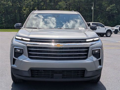 New 2026 Chevrolet Traverse LT w/ Driver Confidence Package FWD image 8