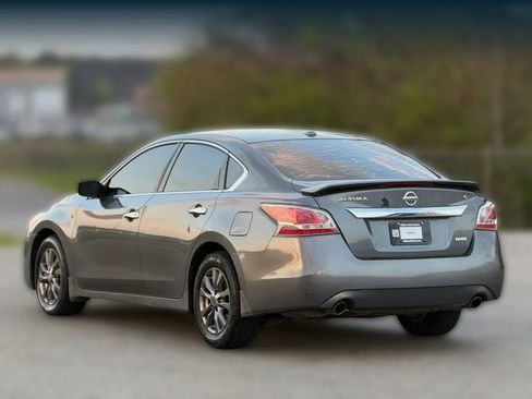 Used 2015 Nissan Altima 2.5 S w/ Special Edition Package FWD image 10