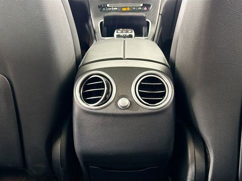 Used 2018 Mercedes-Benz GLC 300 4MATIC w/ Multimedia Package image 31