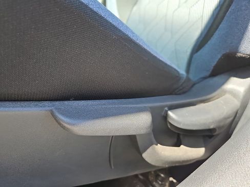 Used 2025 Nissan Versa SV FWD image 14