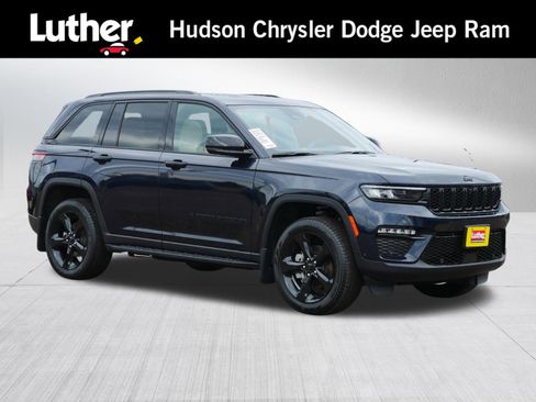 Used 2024 Jeep Grand Cherokee Limited w/ Luxury Tech Group II image 1
