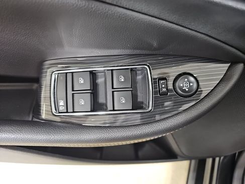 Used 2018 Chevrolet Impala LT FWD image 32