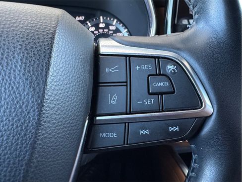 Used 2021 Toyota Highlander Platinum FWD image 15