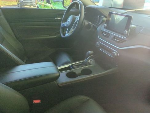 Used 2021 Nissan Altima 2.5 SR w/ SR Premium Package FWD image 8