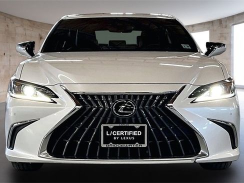 Certified 2023 Lexus ES 250 w/ Premium Package image 2